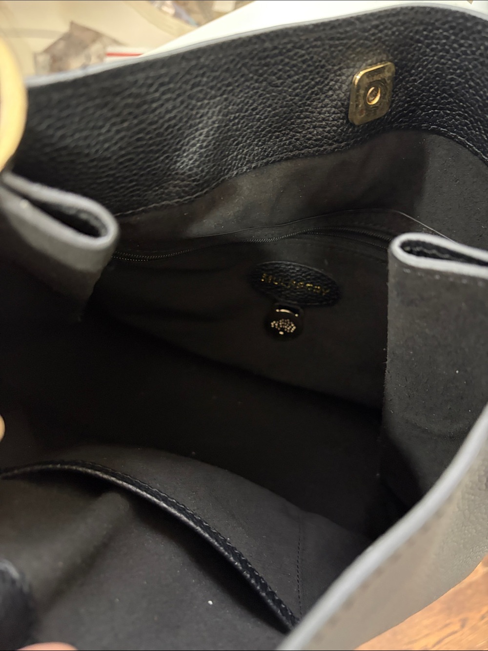 Mulberry Black Leather Shoulder Bag with Gold Hardware - Picture 7 of 9